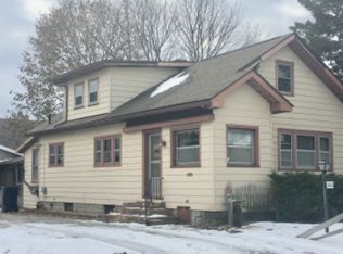 1202 Fremont Ave, Bay City, MI 48708