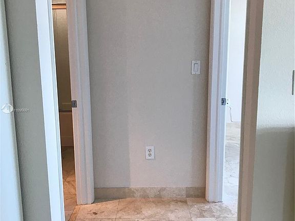5th image of 520 NE 29th St #1204