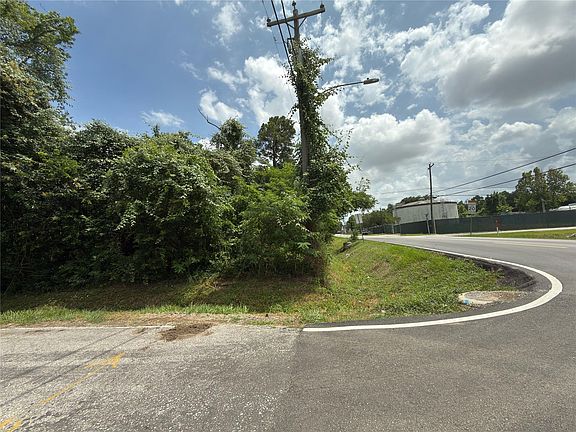 4th image of 5210 Oak Ave