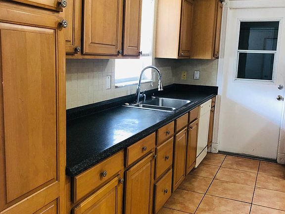 5th image of 1022 Coronado Dr