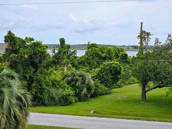5th image of 610 Bayview Drive