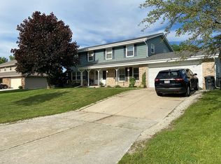 8246 S 88th St, Franklin, WI 53132