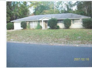 221 Satilla Dr, Brunswick, GA 31523