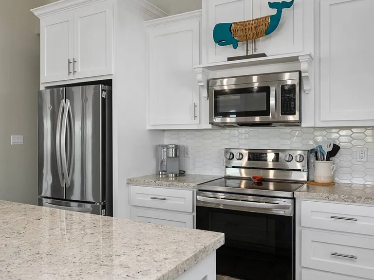 Gulf Shores Dr — Photo 2
