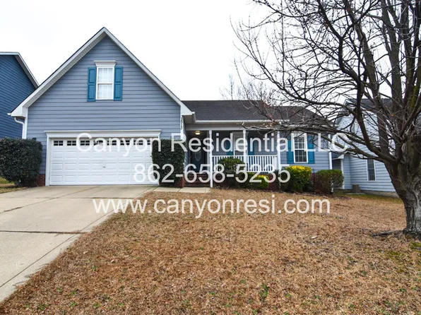 1513 Stonewood Dr, Fayetteville, NC 28306