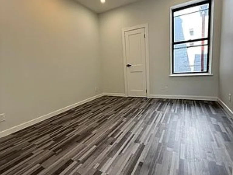 411 Grand St #3F — Photo 4