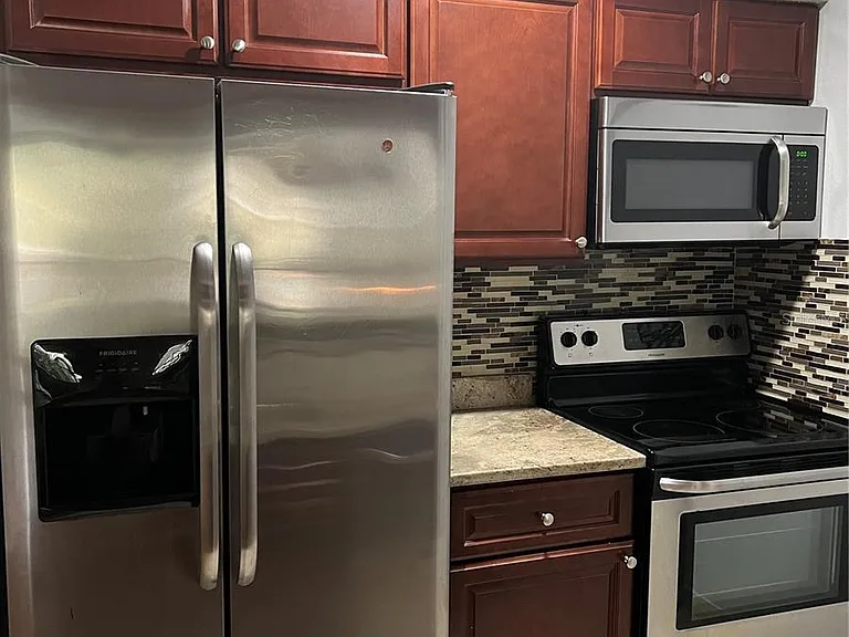 8643 Mallard Reserve Dr #202 — Photo 5
