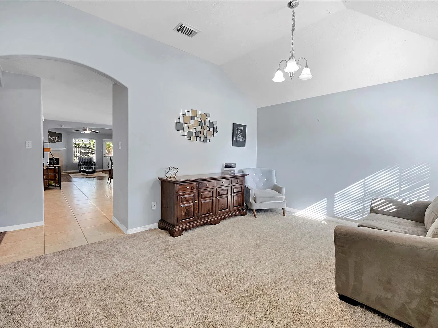 4 bed, 2.0 bath, 1745 sqft, $2,200 — Photo 3