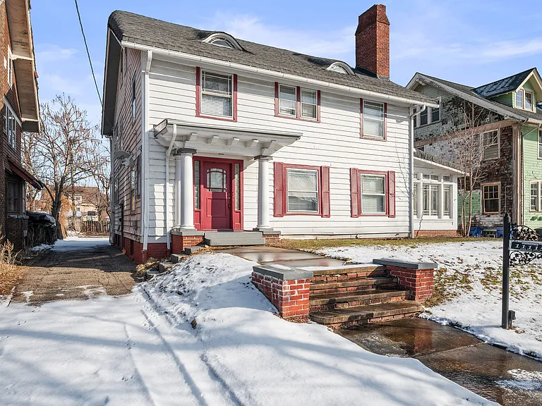 11115 Wade Park Ave — Photo 2