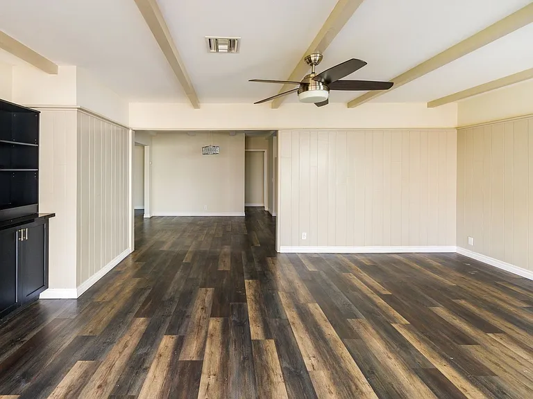 10608 S 8th Ave — Photo 11