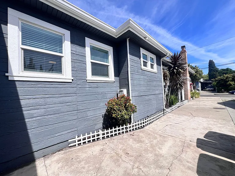 2355 Cherry St — Photo 50