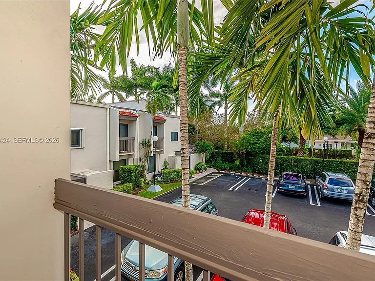 4700 SW 67th Ave #P8 — Photo 27