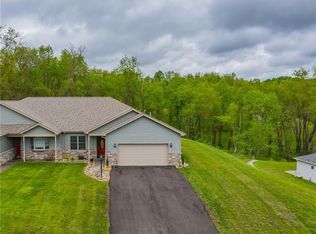 426 Wineberry Ridge Ct, Irwin, PA 15642