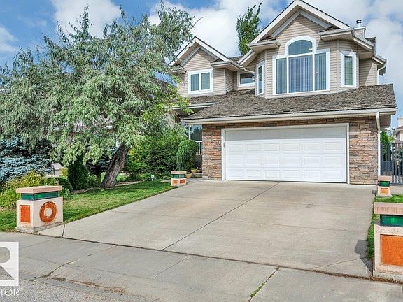 2nd image of 739 Haliburton Cres NW
