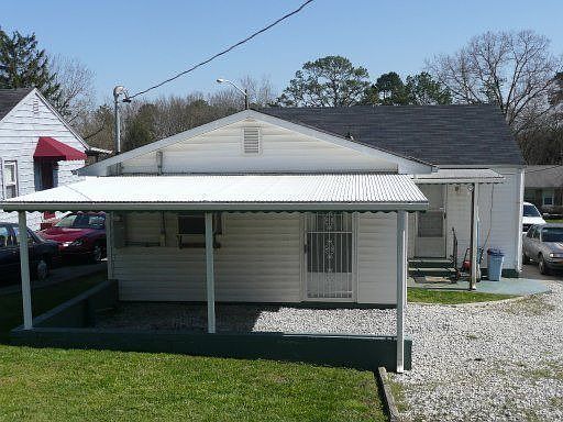 3rd image of 2919 Carson Ave