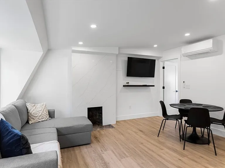 6 Goodwin Pl #4 — Photo 10