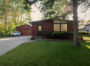 3323 Birchfield Dr, Midland, MI 48642