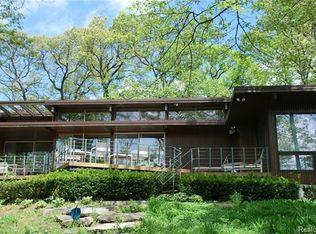 1551 Lochridge Rd, Bloomfield Hills, MI 48302