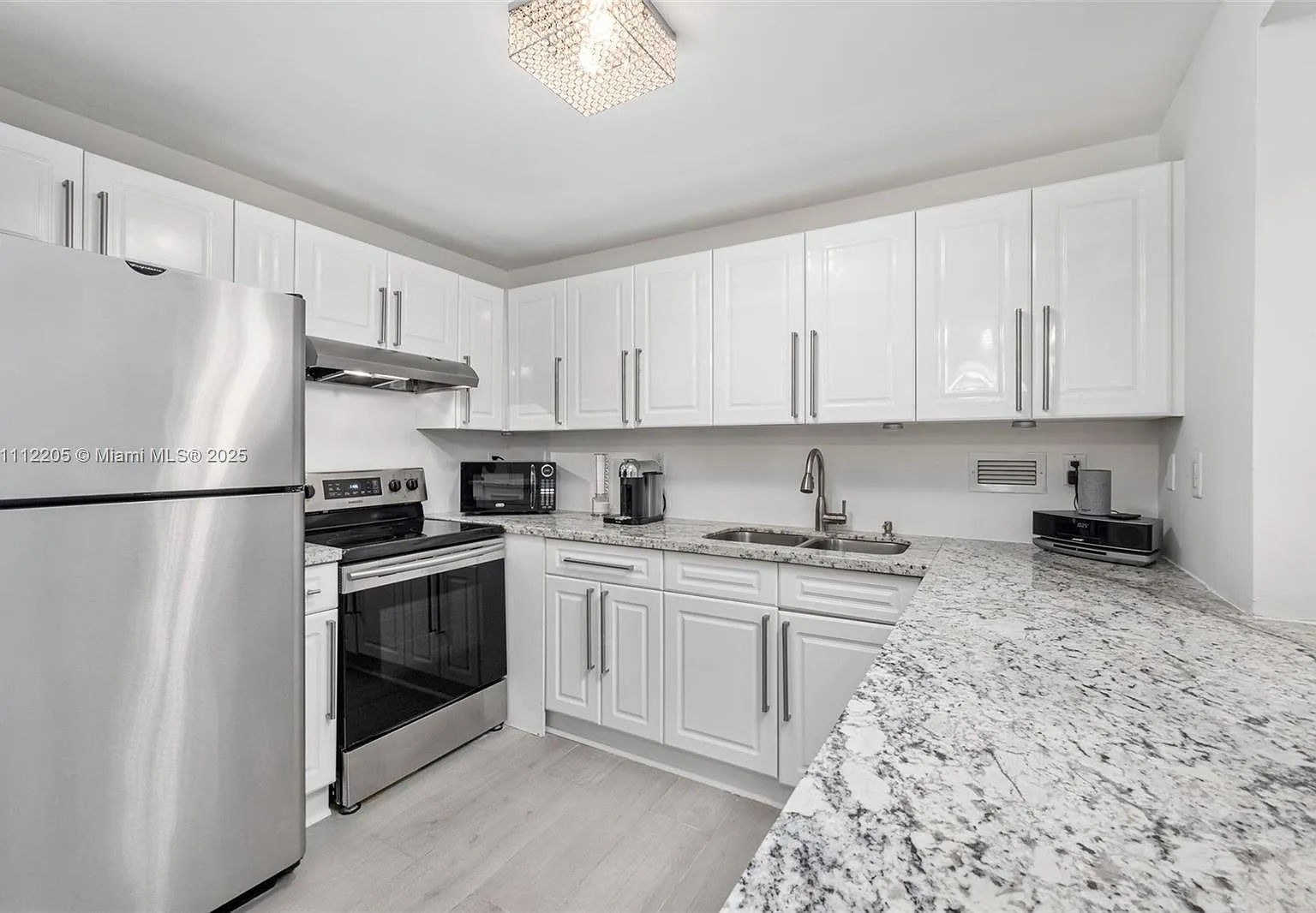Roney Palace Condo — Photo 3