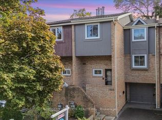 1464 Credit Woodlands Ct W, Mississauga, ON L5C 3J5