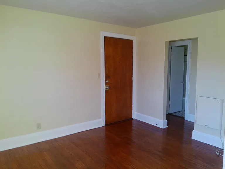 181 Dupre Ave #4 — Photo 2
