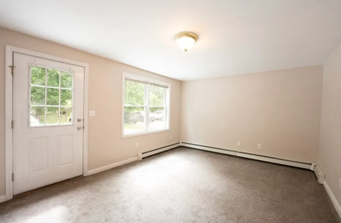 2 bed, 850 sqft, $2,450 — Photo 2