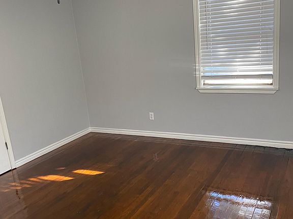 2nd image of 1401 Burger St