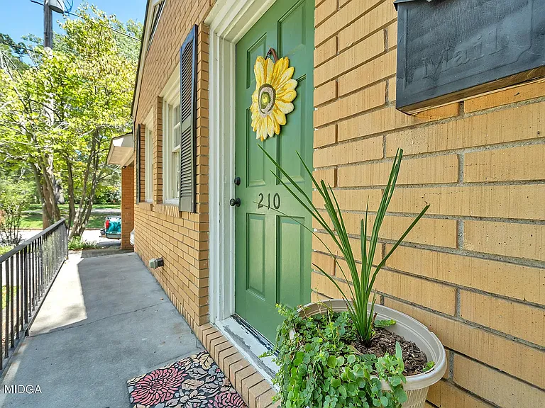 210 Oak Haven Ave — Photo 4