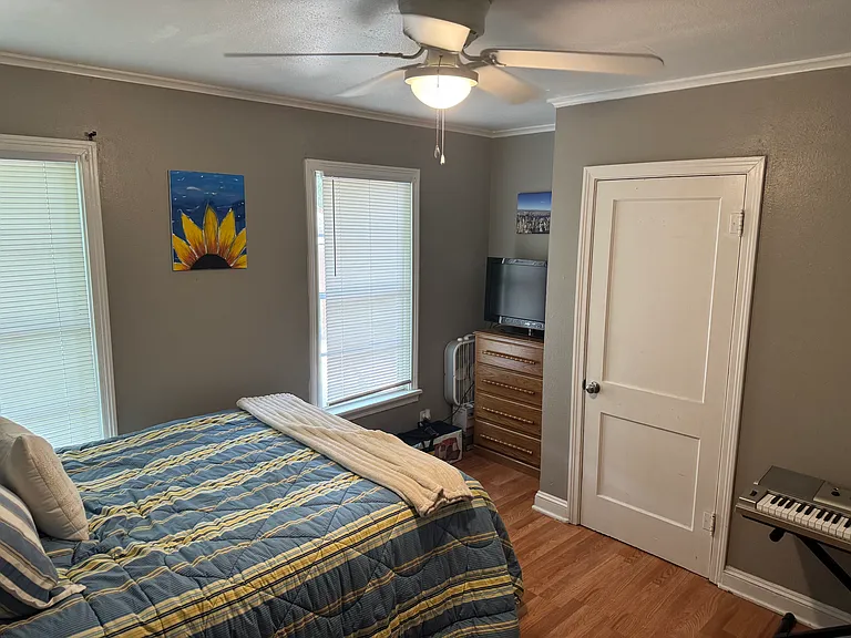 231 E Slattery Blvd — Photo 14