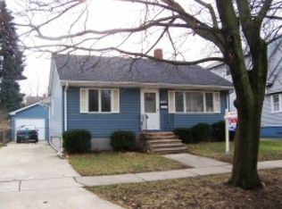 689 Slade Ave, Elgin, IL 60120