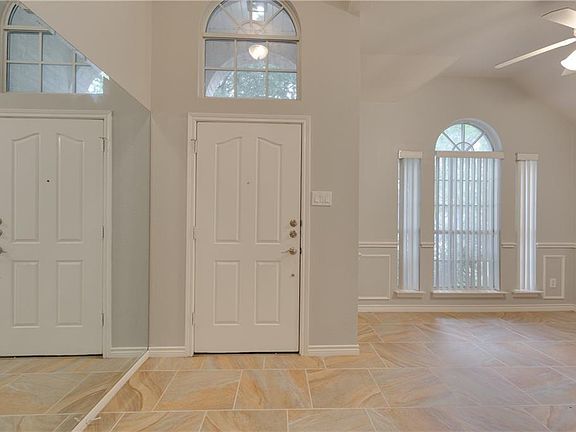 4th image of 4013 Sweetwood Ct