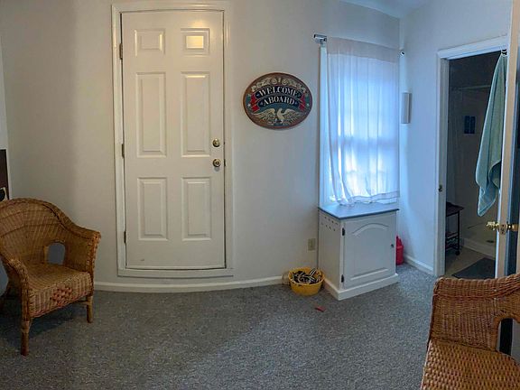 5th image of 4465 Silverwood St