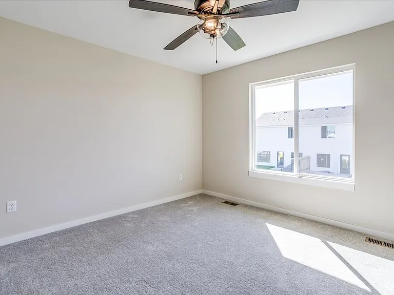 220 N Gowen — Photo 6