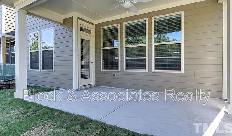 213 Begen St — Photo 23
