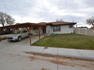 215 Frontier Ave, Newcastle, WY 82701