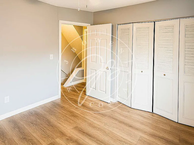 1719 W Bancroft St #D — Photo 8