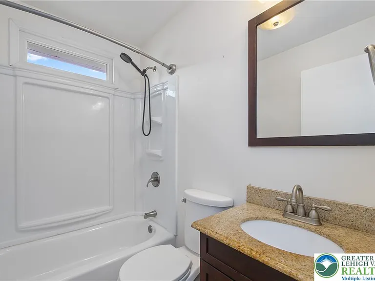 1527 Shipman St — Photo 12