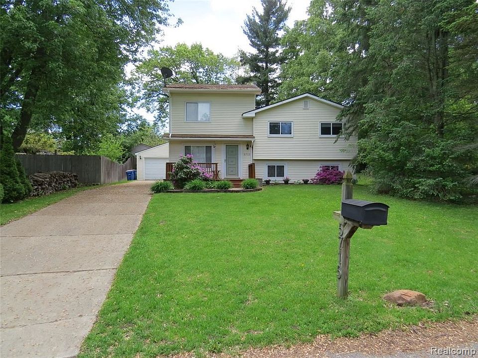 1st image of 5715 S Aylesbury Dr