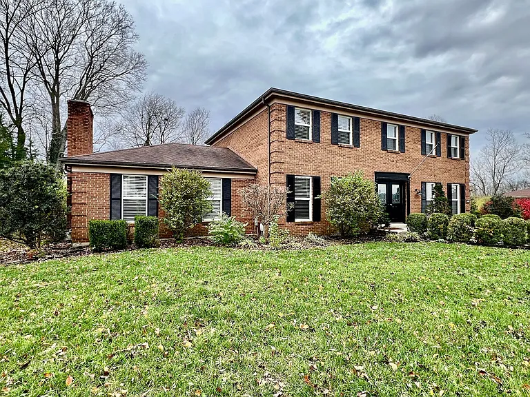 7033 Willowood Dr — Photo 2