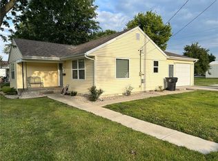301 E Van Buren Ave, Casey, IL 62420
