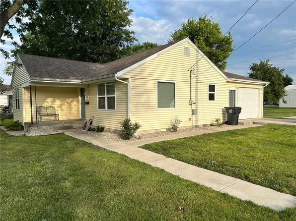 301 E Van Buren Ave, Casey, IL 62420