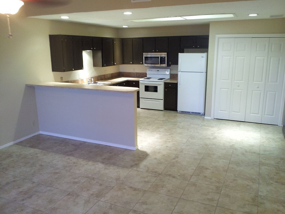 1st image of 119A N Glenwood Dr