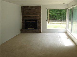 3rd image of 1004 Lexington Ave