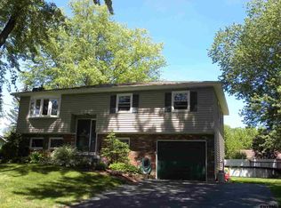 15 Sparrowbush Rd S, Latham, NY 12110