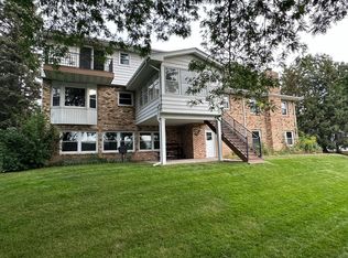 530 Lake Summit Ct, Shoreview, MN 55126