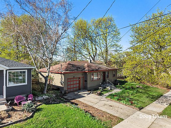 3rd image of 402 Shirley St NE