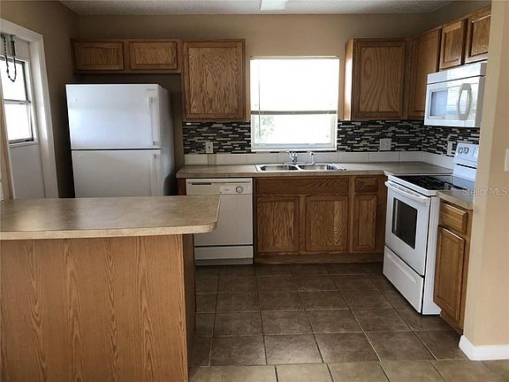 2nd image of 520 Parsley Ct