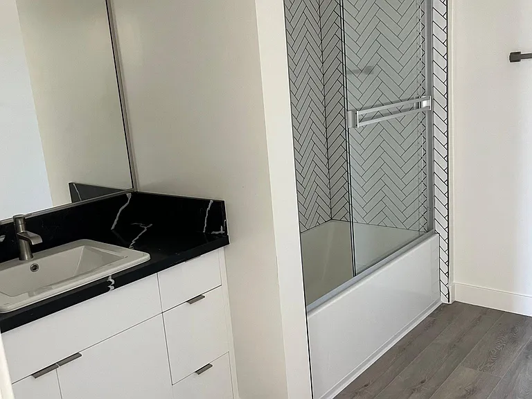 6120 Woodman Ave #102 — Photo 9