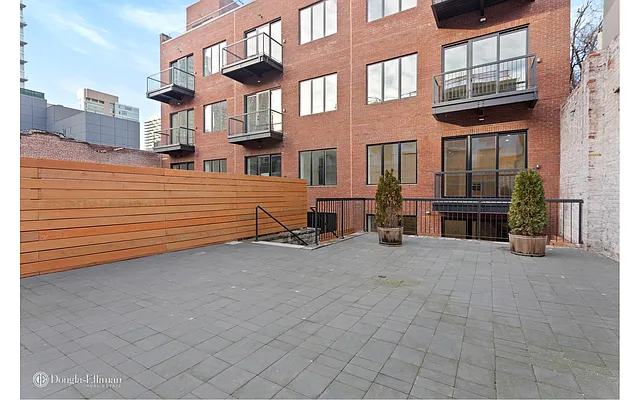 Sold by Douglas Elliman | media 21