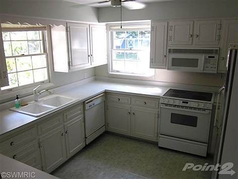 4th image of 44 Chippewa Ct